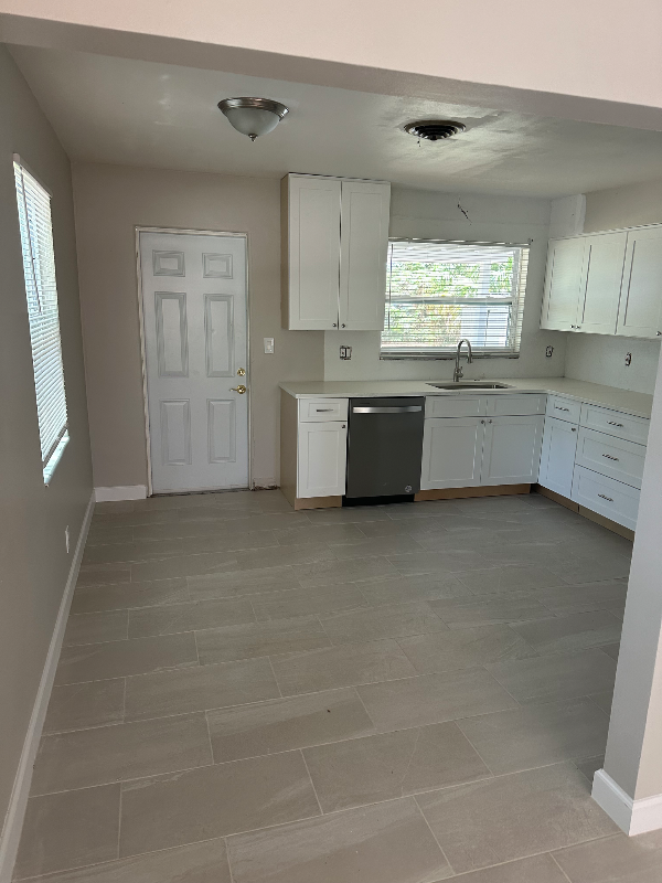 7309 44th Ave N - Photo 2 of 13