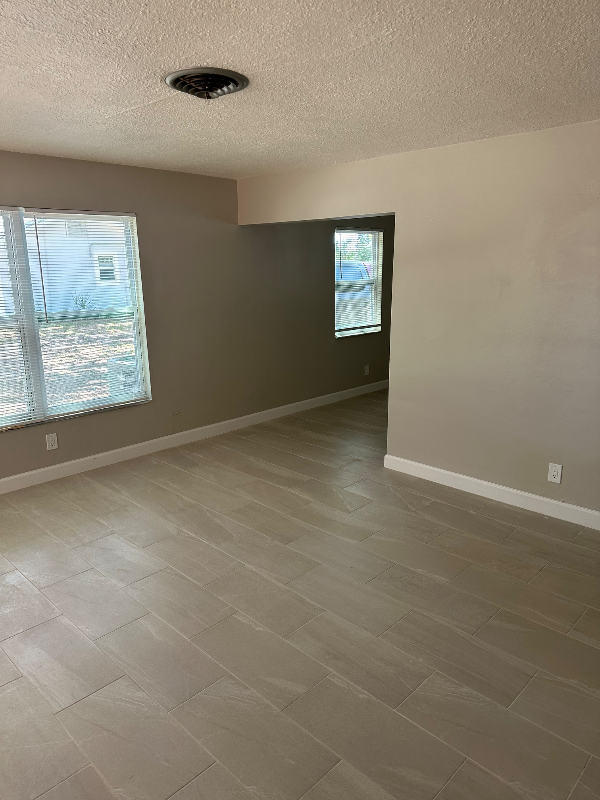 7309 44th Ave N - Photo 5 of 13