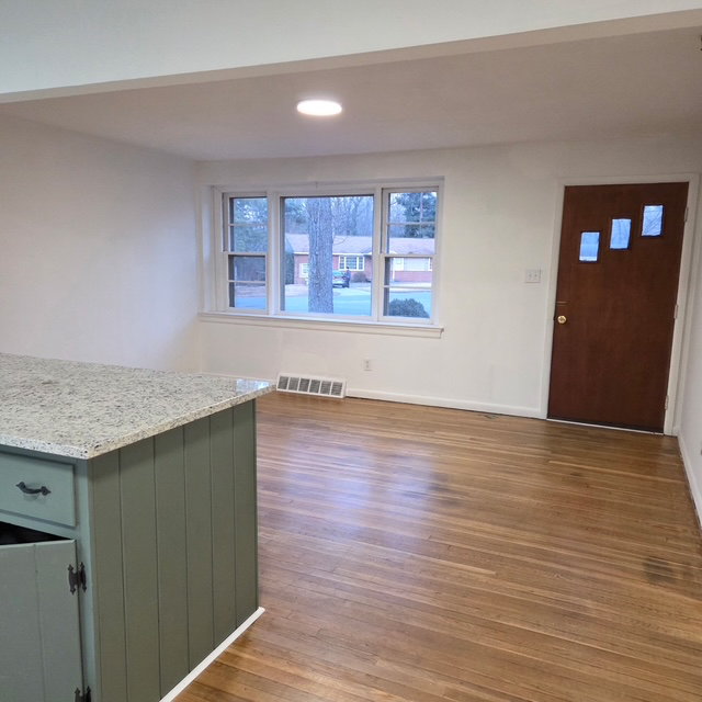 8011 Kenmore Dr - Photo 2 of 13