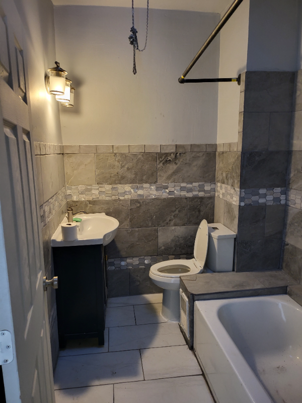 643 N Peach St - Photo 2 of 7