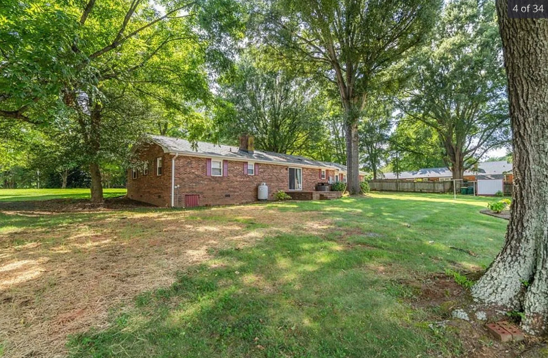 825 Reynolds Rd - Photo 2 of 15