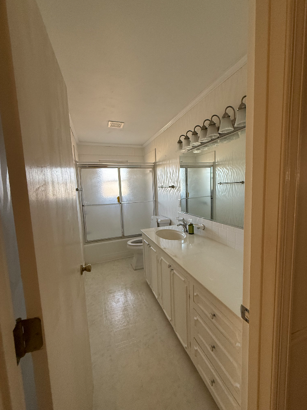 825 Reynolds Rd - Photo 4 of 15