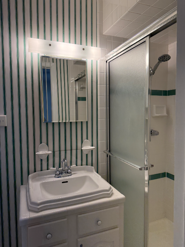 825 Reynolds Rd - Photo 7 of 15