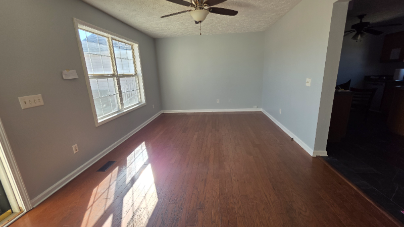 912 Lyme Brook Ln - Photo 3 of 5