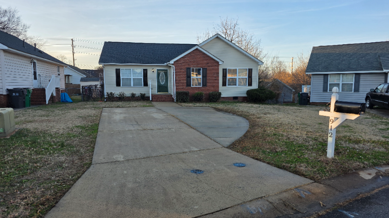 912 Lyme Brook Ln - Photo 4 of 5