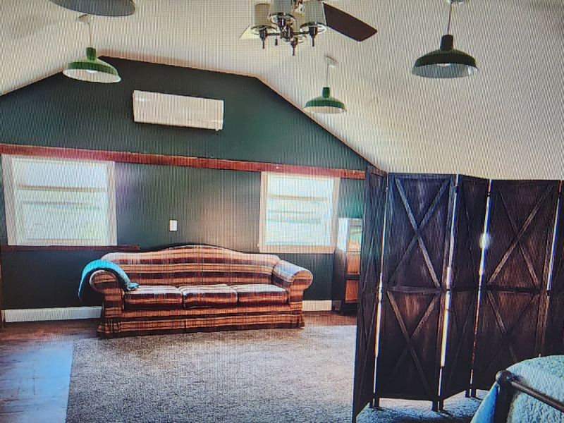 7049 Lake Ave - Photo 4 of 10