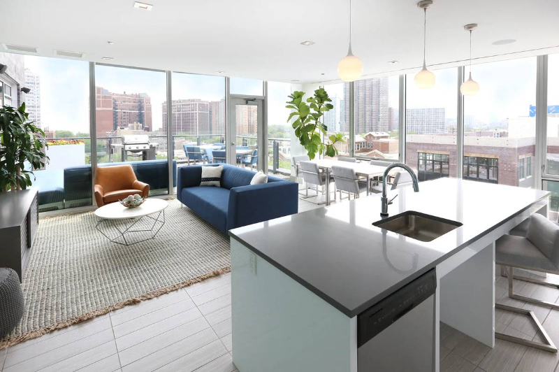 754 W Sheridan Rd - Photo 2 of 13