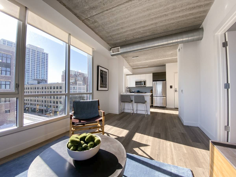 754 W Sheridan Rd - Photo 3 of 13