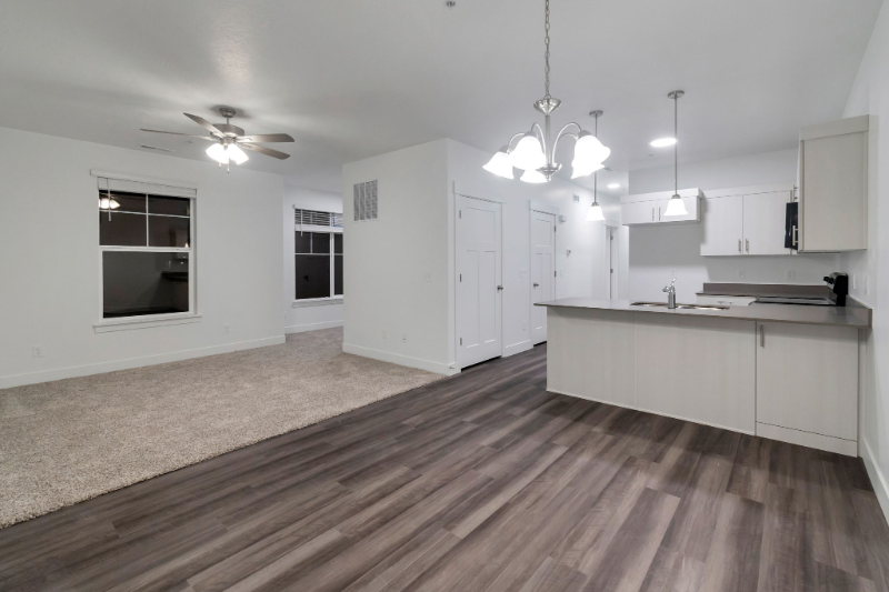 4688 Sw - Photo 2 of 9