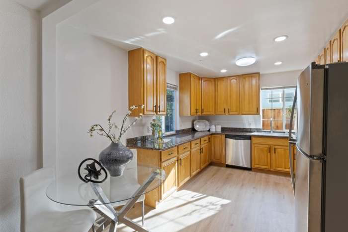 383 N Sunnyvale Ave - Photo 4 of 16