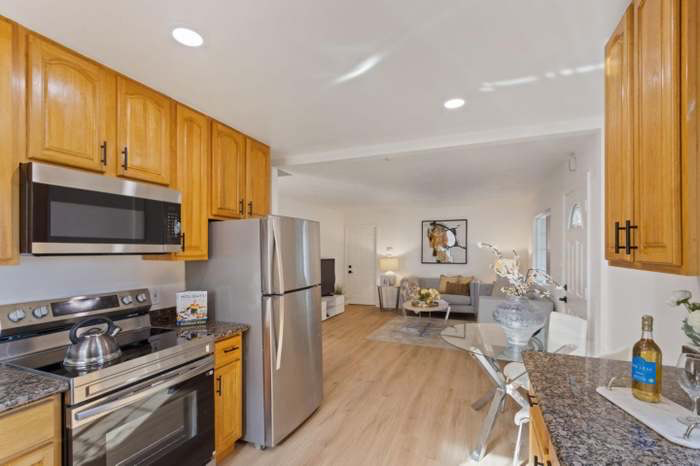 383 N Sunnyvale Ave - Photo 5 of 16