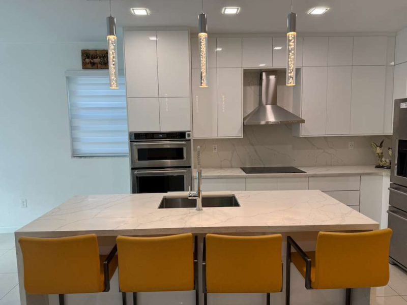 10296 Nw 88th Ter - Photo 4 of 13