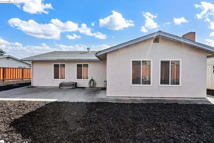 38 Asbury Ct - Photo 2 of 10