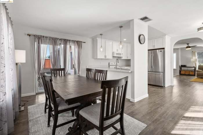 38 Asbury Ct - Photo 7 of 10