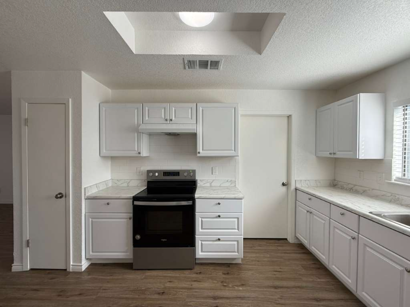 4455 Sherwood Way - Photo 4 of 19