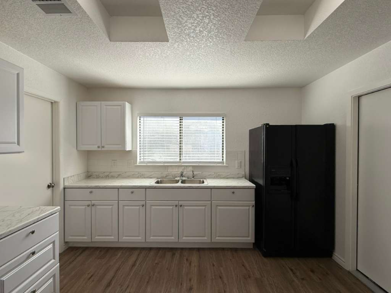 4455 Sherwood Way - Photo 5 of 19