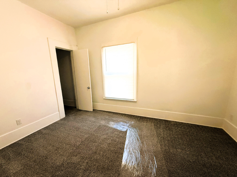 1739 S Water St - Photo 5 of 12