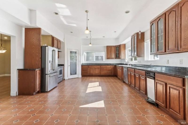 507 Kings Way #B - Photo 3 of 20