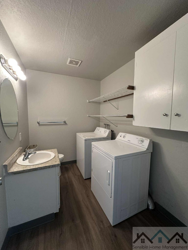 523 4th Ave S #4 - Photo 7 of 14