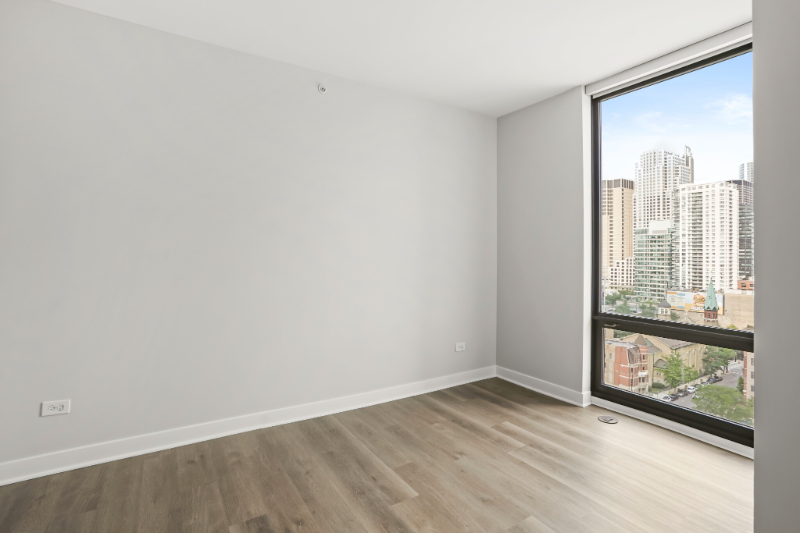 211 S Halsted St - Photo 4 of 12