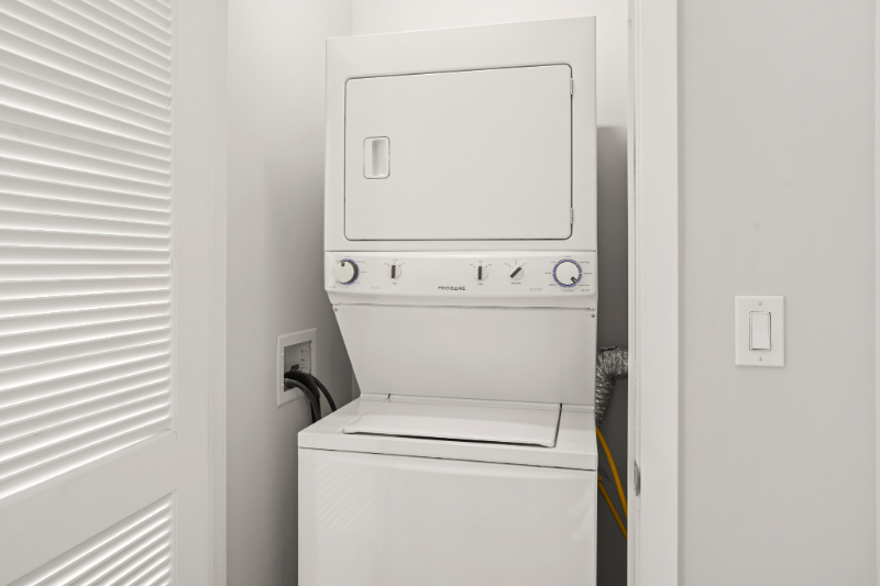 211 S Halsted St - Photo 5 of 12