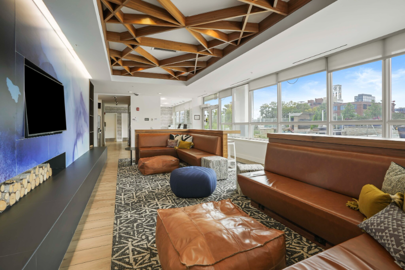 211 S Halsted St - Photo 7 of 12