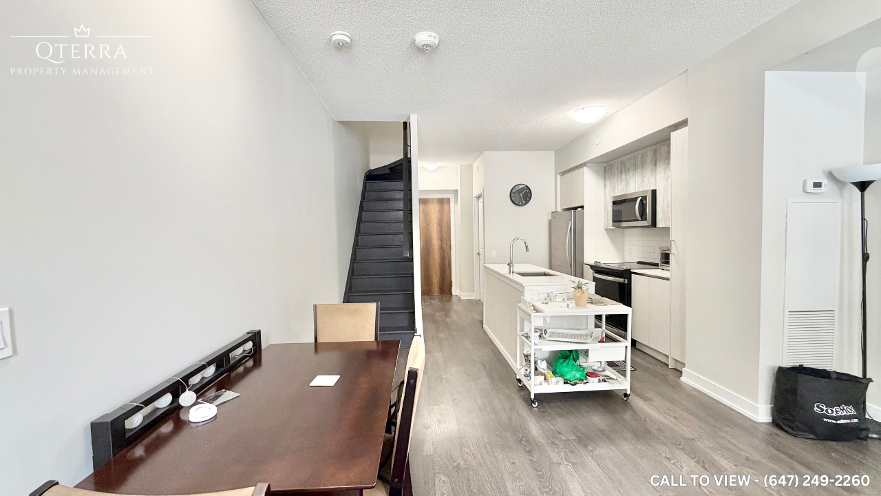 109-251 Manitoba St, Etobicoke, Ontario M8Y 0C7 - Photo 2 of 11