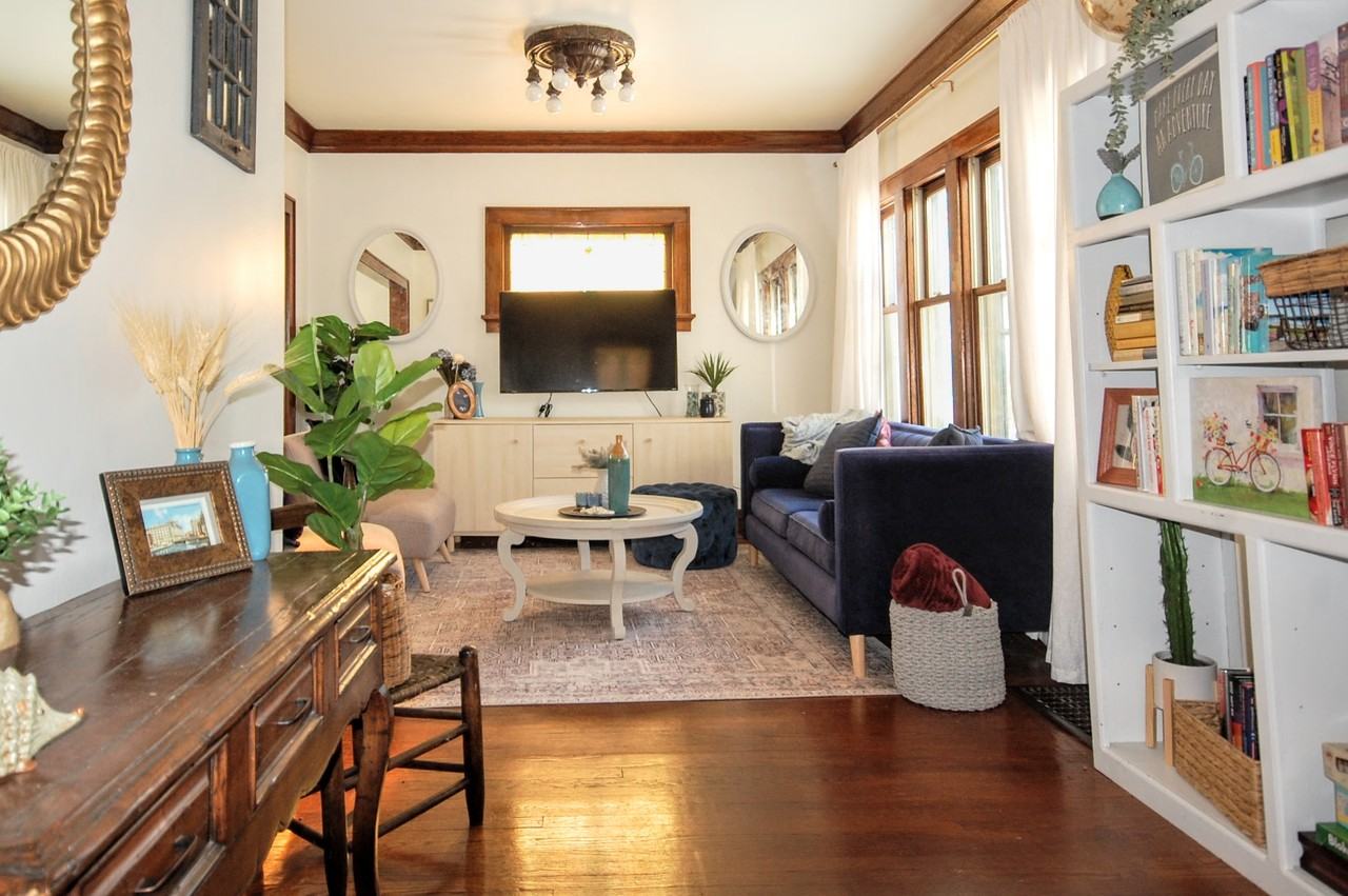 2730 S Howell Ave - Photo 2 of 25