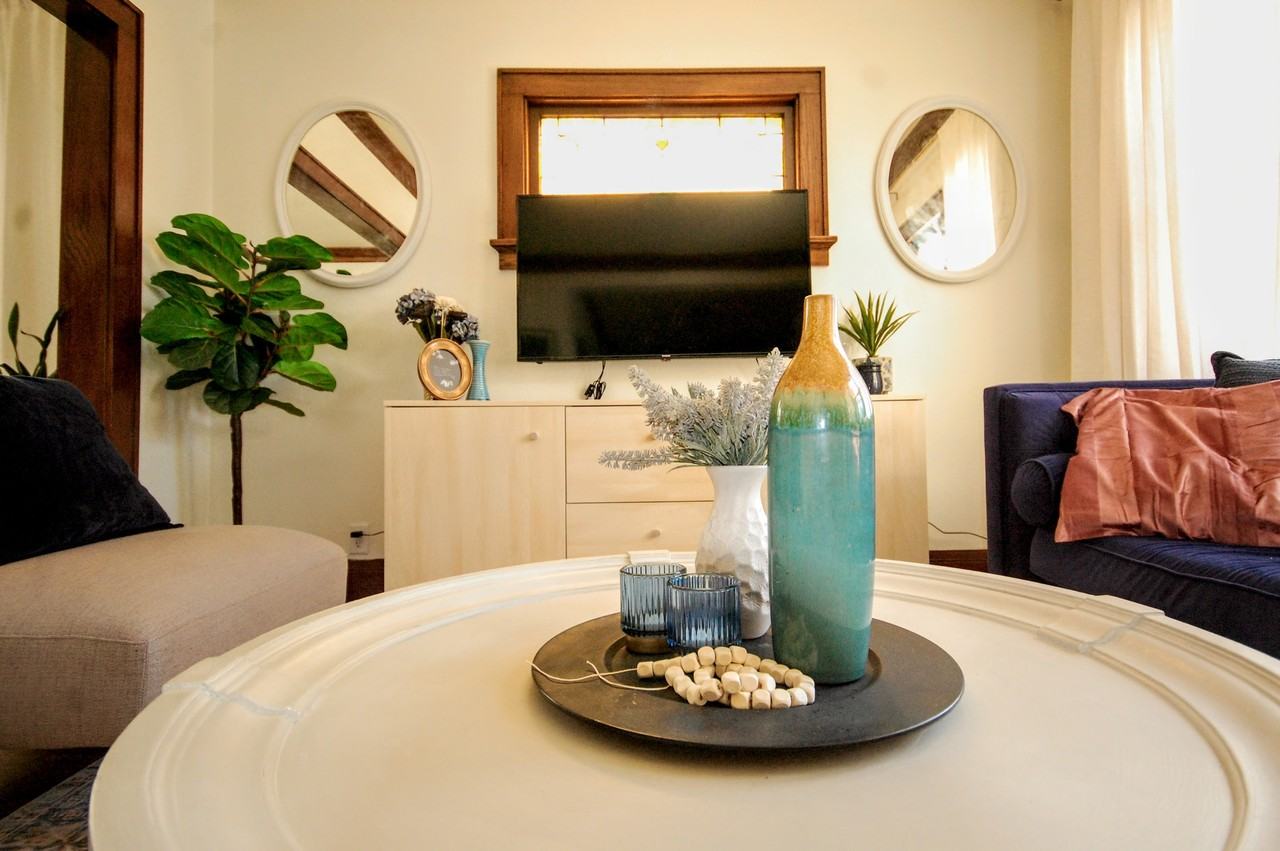 2730 S Howell Ave - Photo 5 of 25