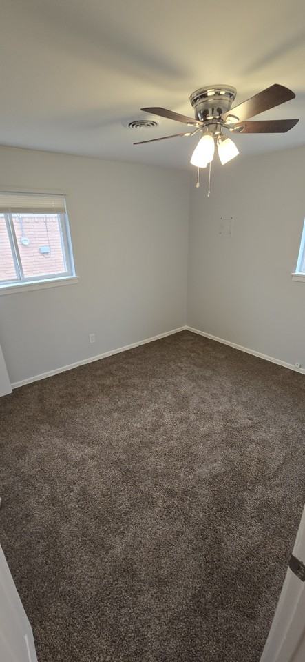 909 Van Horn St #NA - Photo 3 of 11