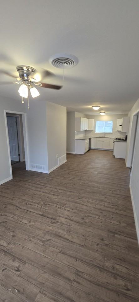 909 Van Horn St #NA - Photo 5 of 11