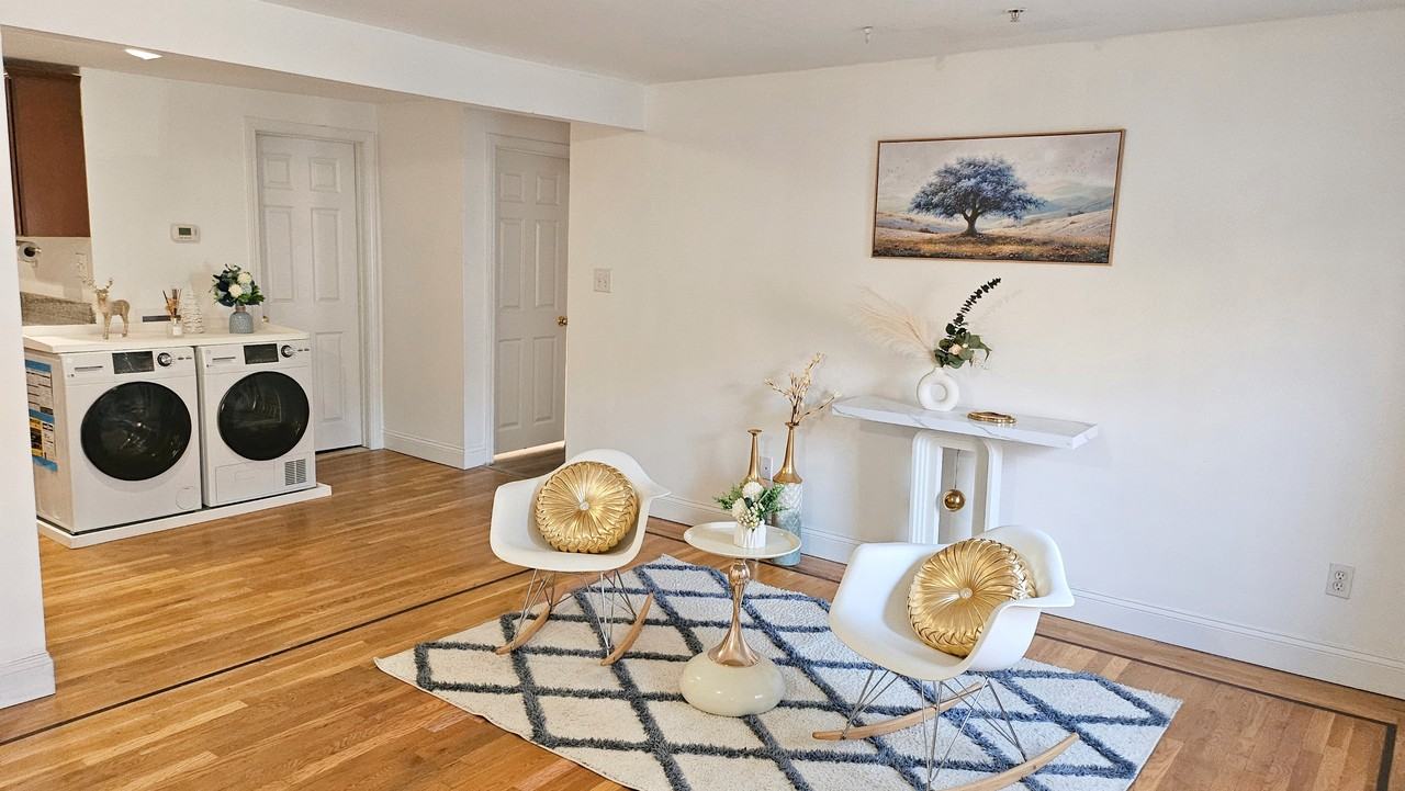 19 Railroad St #B2 - Photo 3 of 13