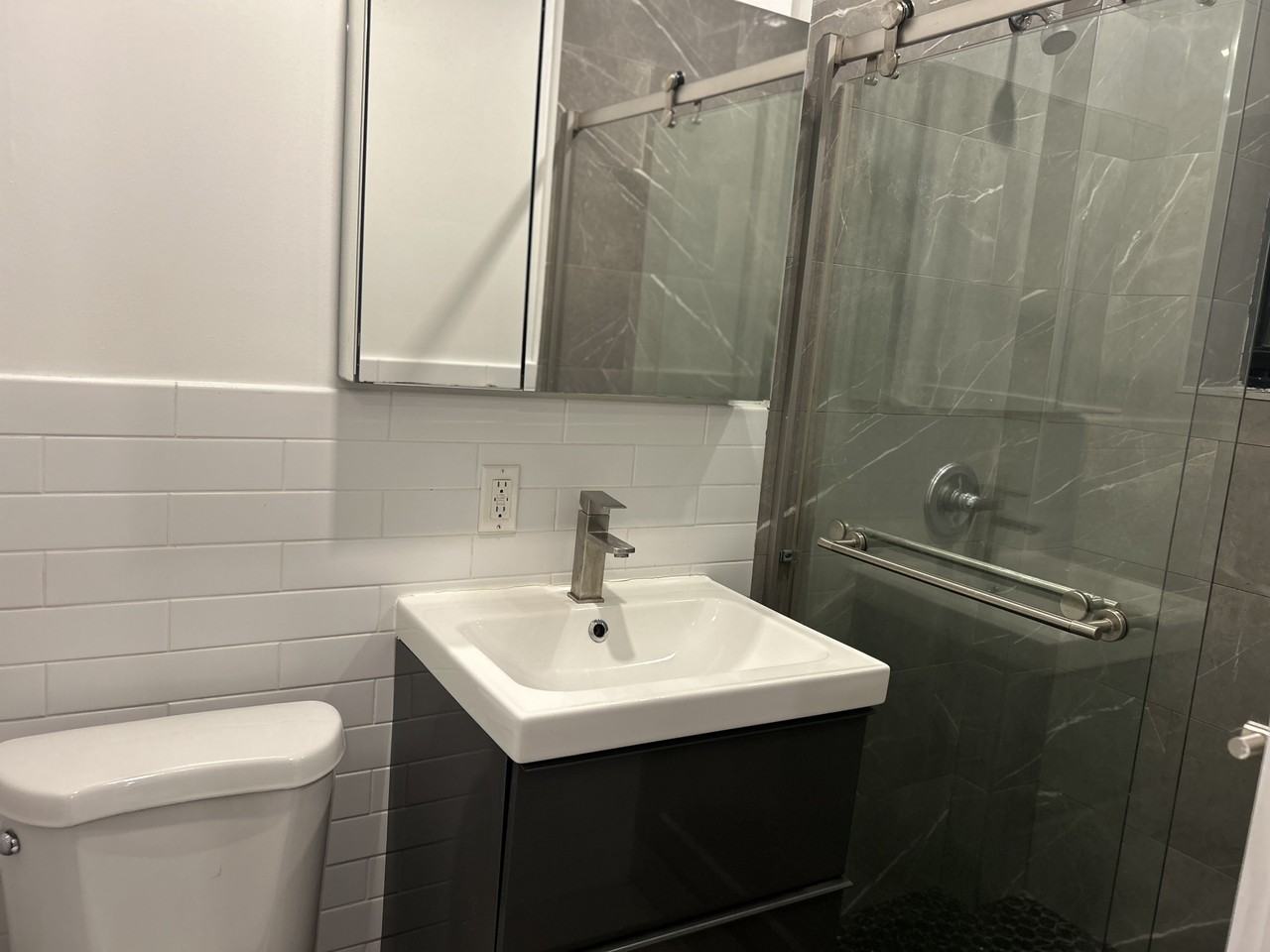 45 Tiemann Pl #3E - Photo 5 of 6