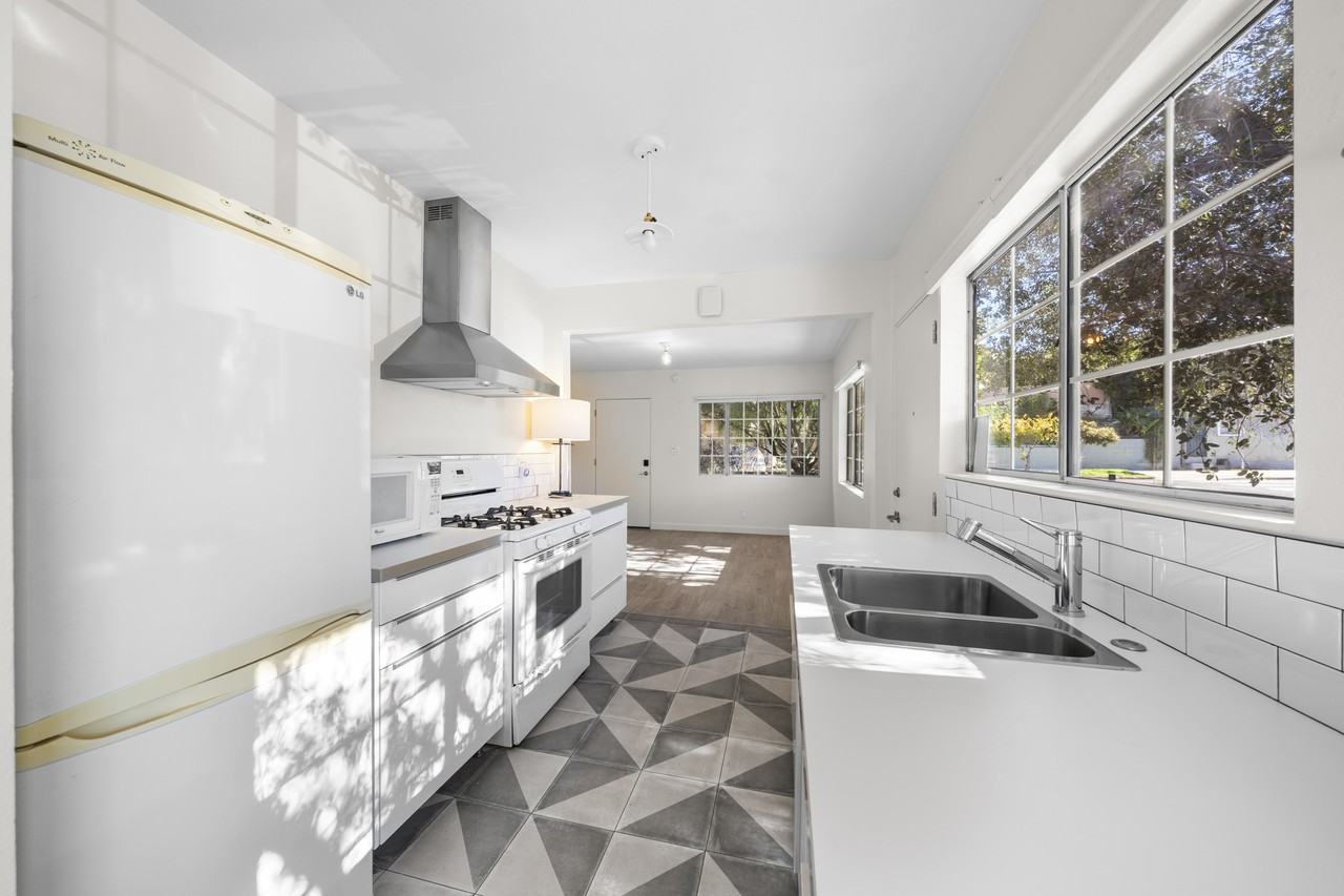 951 N Hoover St #NA - Photo 7 of 21