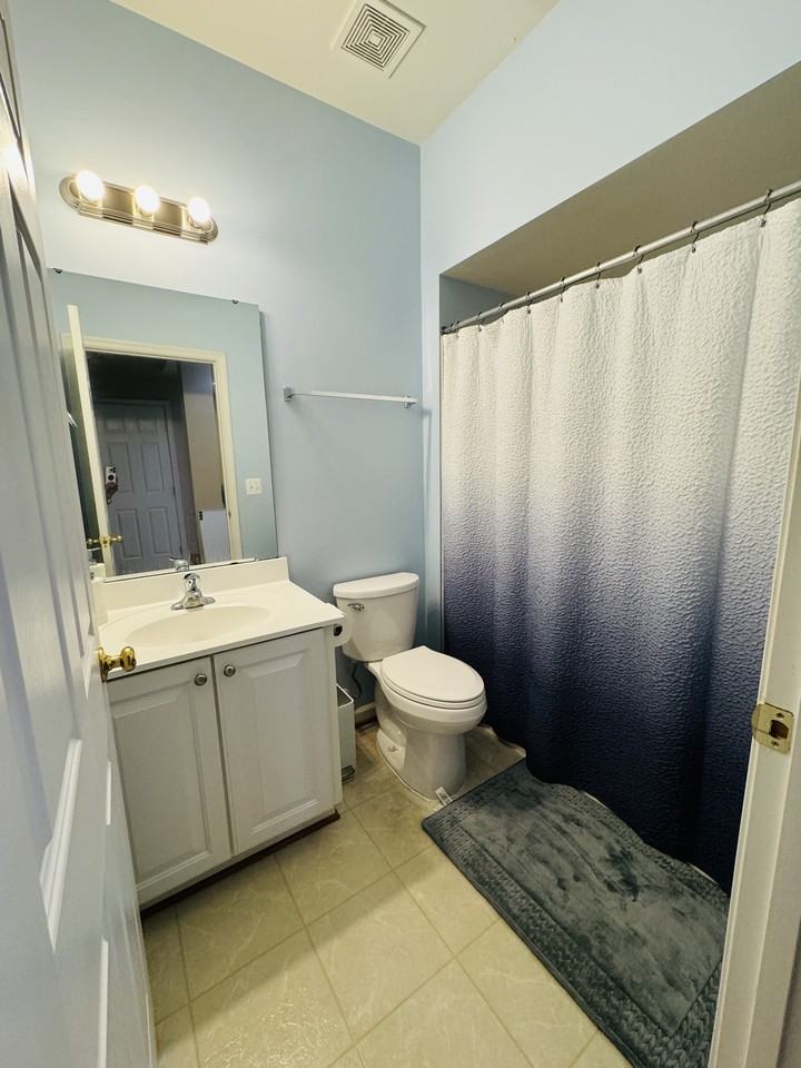 2381 Abington Dr #2381 - Photo 5 of 30