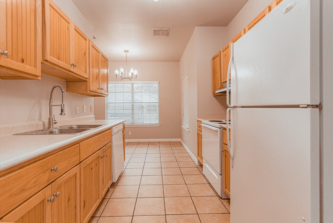 104 San Antonio Rd #403 - Photo 2 of 10