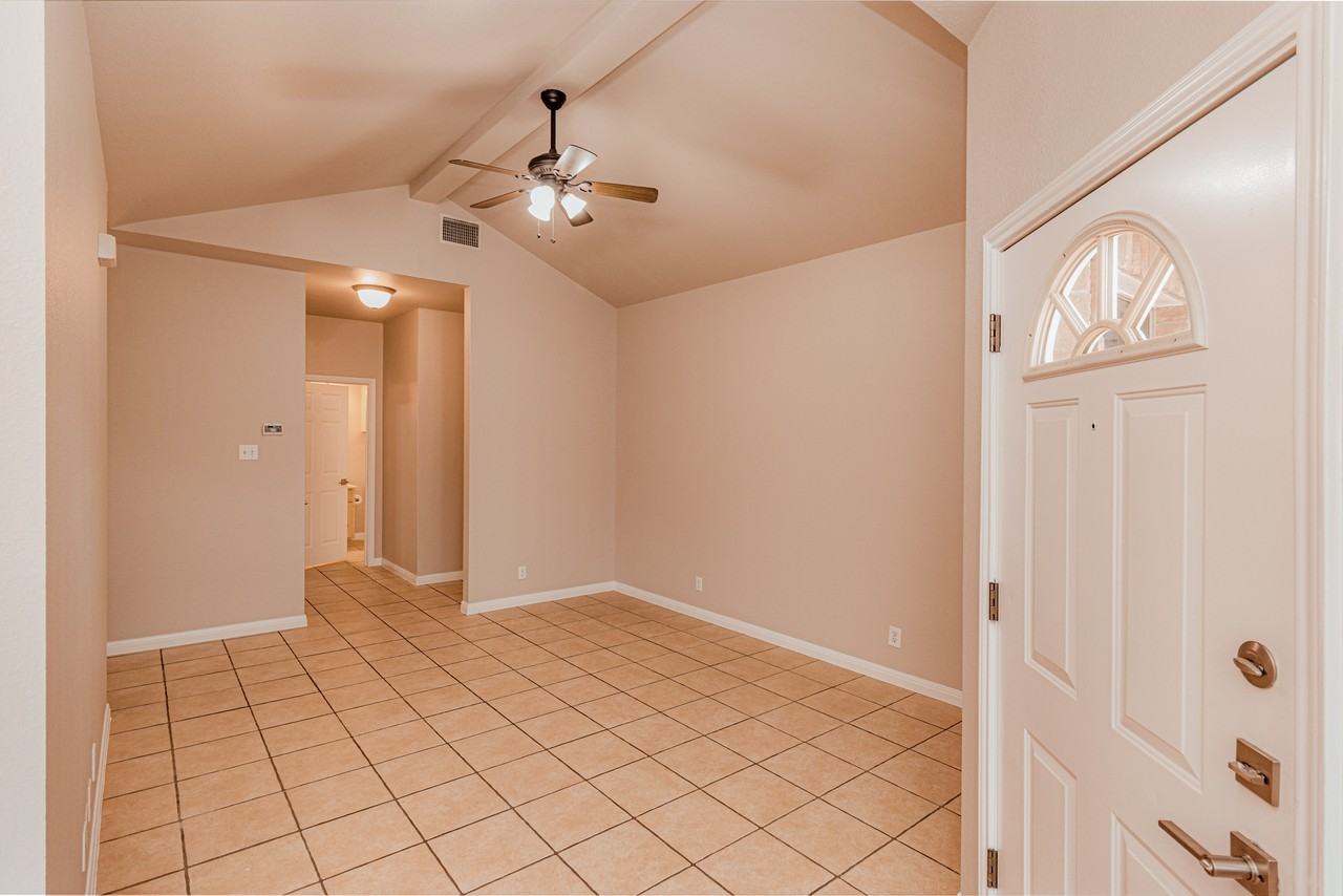 104 San Antonio Rd #403 - Photo 4 of 10