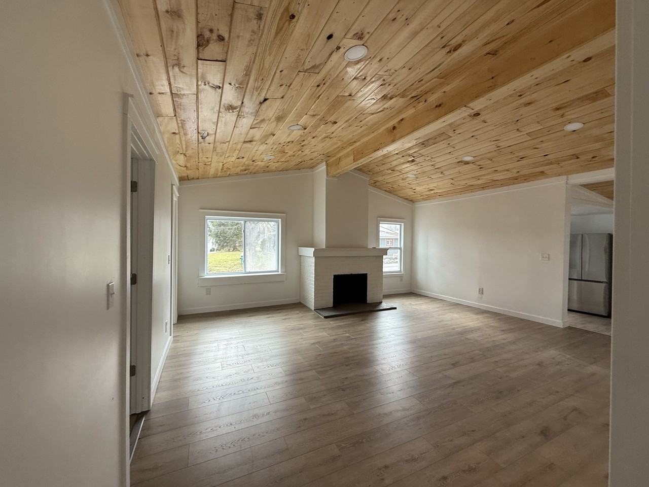 842 Lloyd Ave #NA - Photo 2 of 20