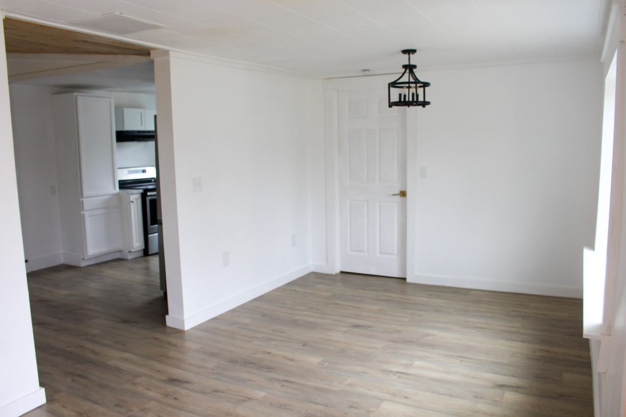 842 Lloyd Ave #NA - Photo 3 of 20