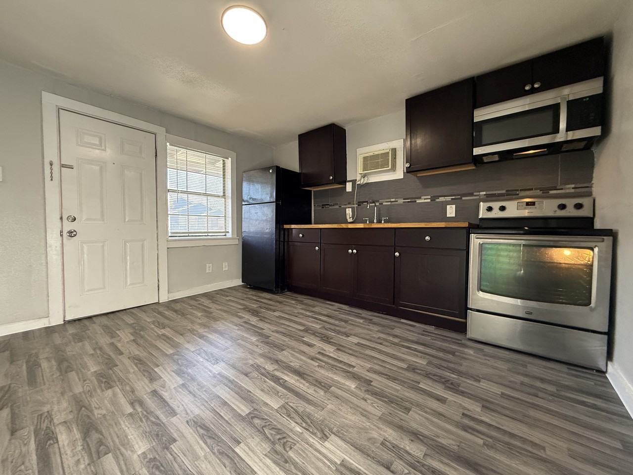 6318 Macdona St #A - Photo 3 of 7