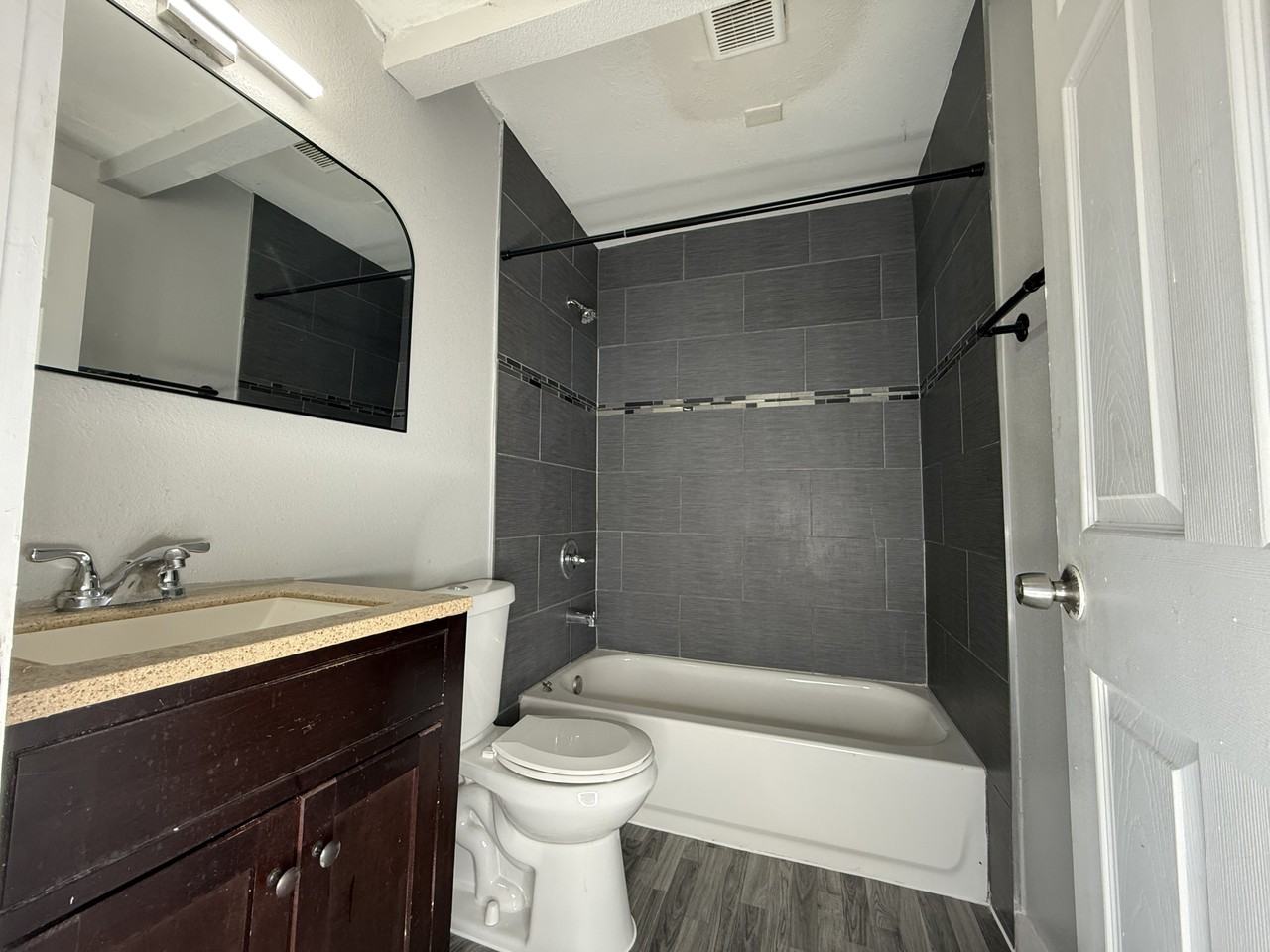 6318 Macdona St #A - Photo 5 of 7