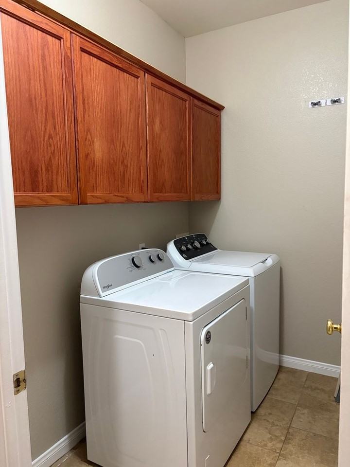 8001 Walpole Ave - Photo 5 of 11