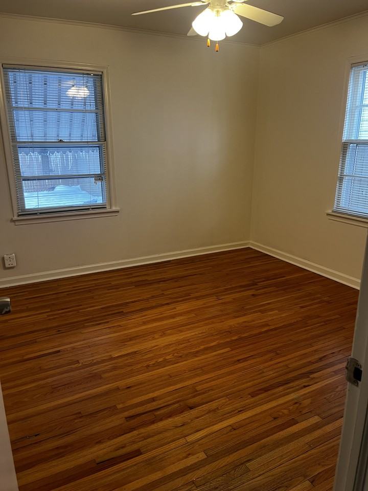 3505 S Knoxville Ave #NA - Photo 5 of 18