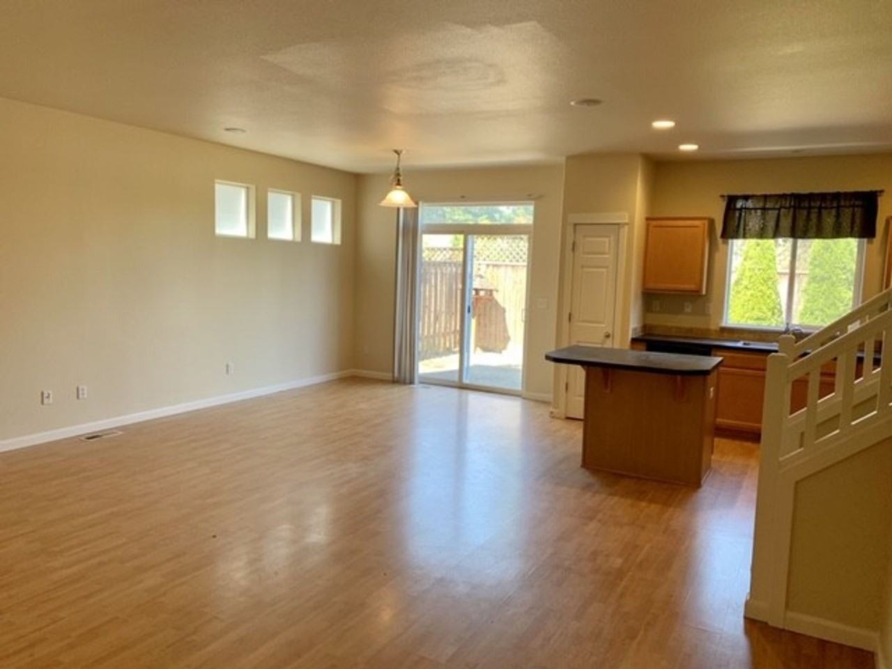 293 Nw Glencory St - Photo 3 of 22