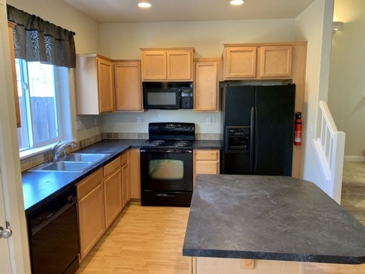 293 Nw Glencory St - Photo 5 of 22