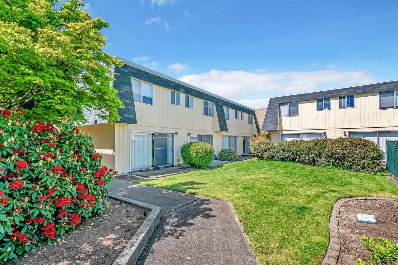 Villa Chateau Apartments - Photo 2 of 39