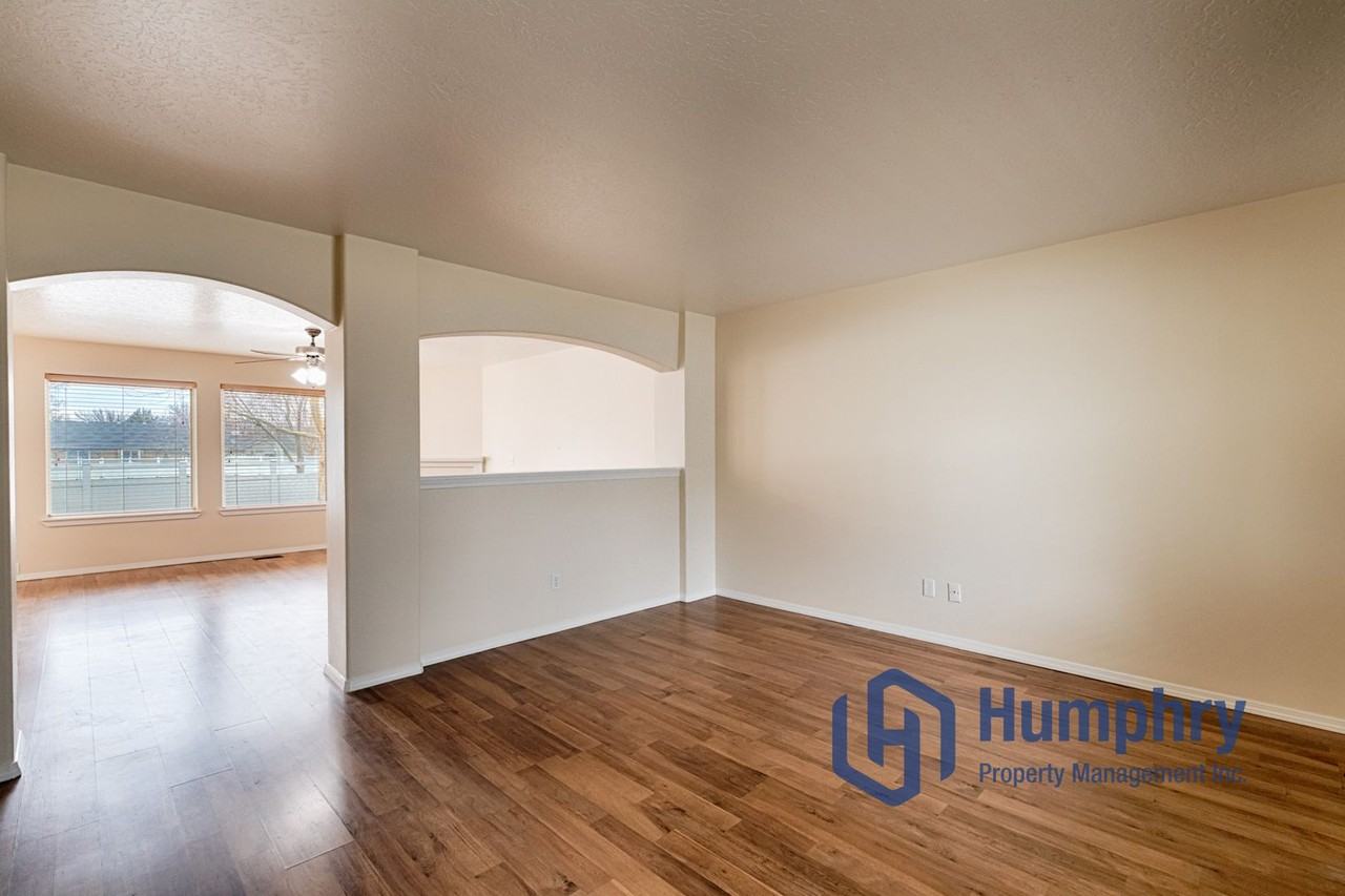 862 E Stormy Dr - Photo 6 of 36