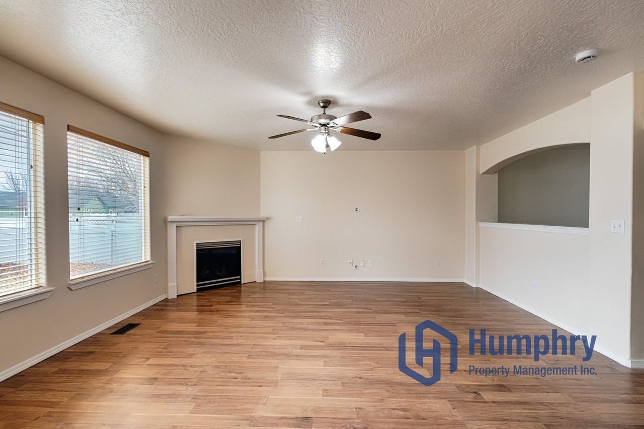 862 E Stormy Dr - Photo 7 of 36