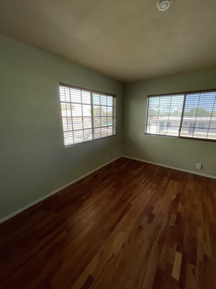 15946 Vanowen St #207 - Photo 5 of 18