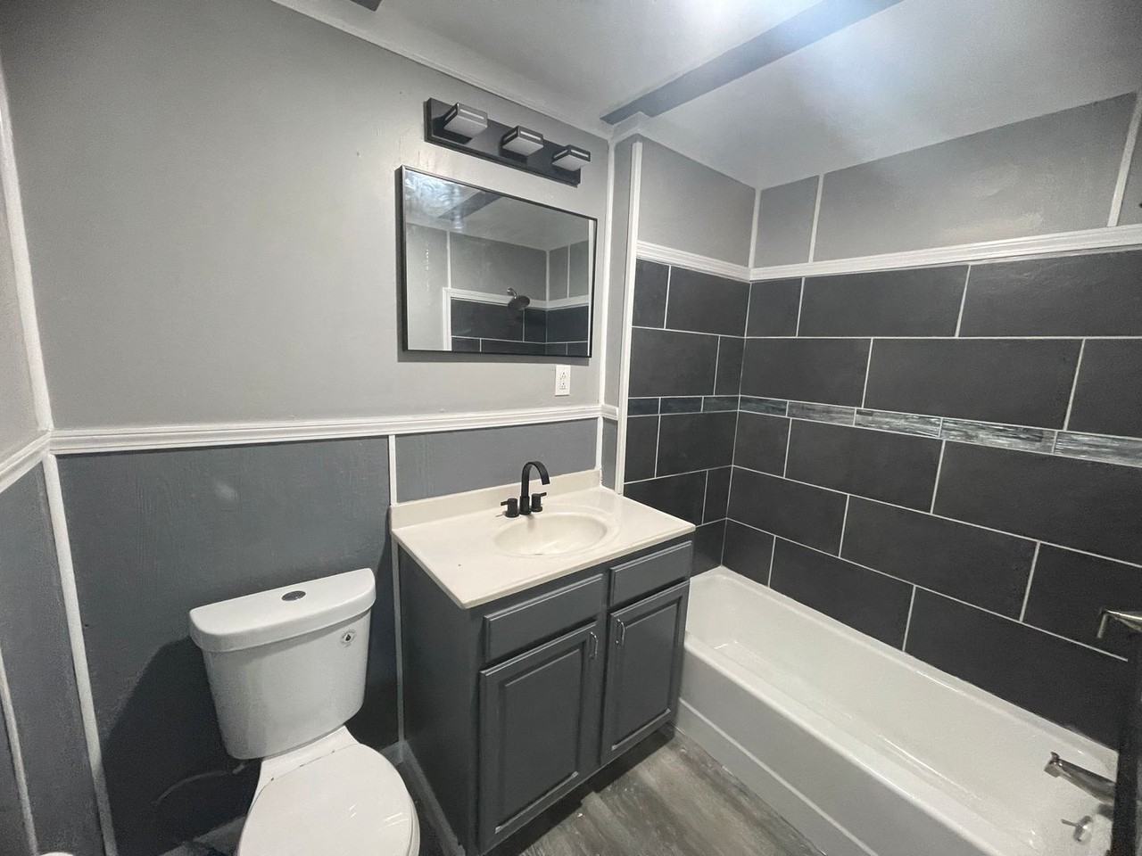 1044 Delaware Ave - Photo 7 of 15